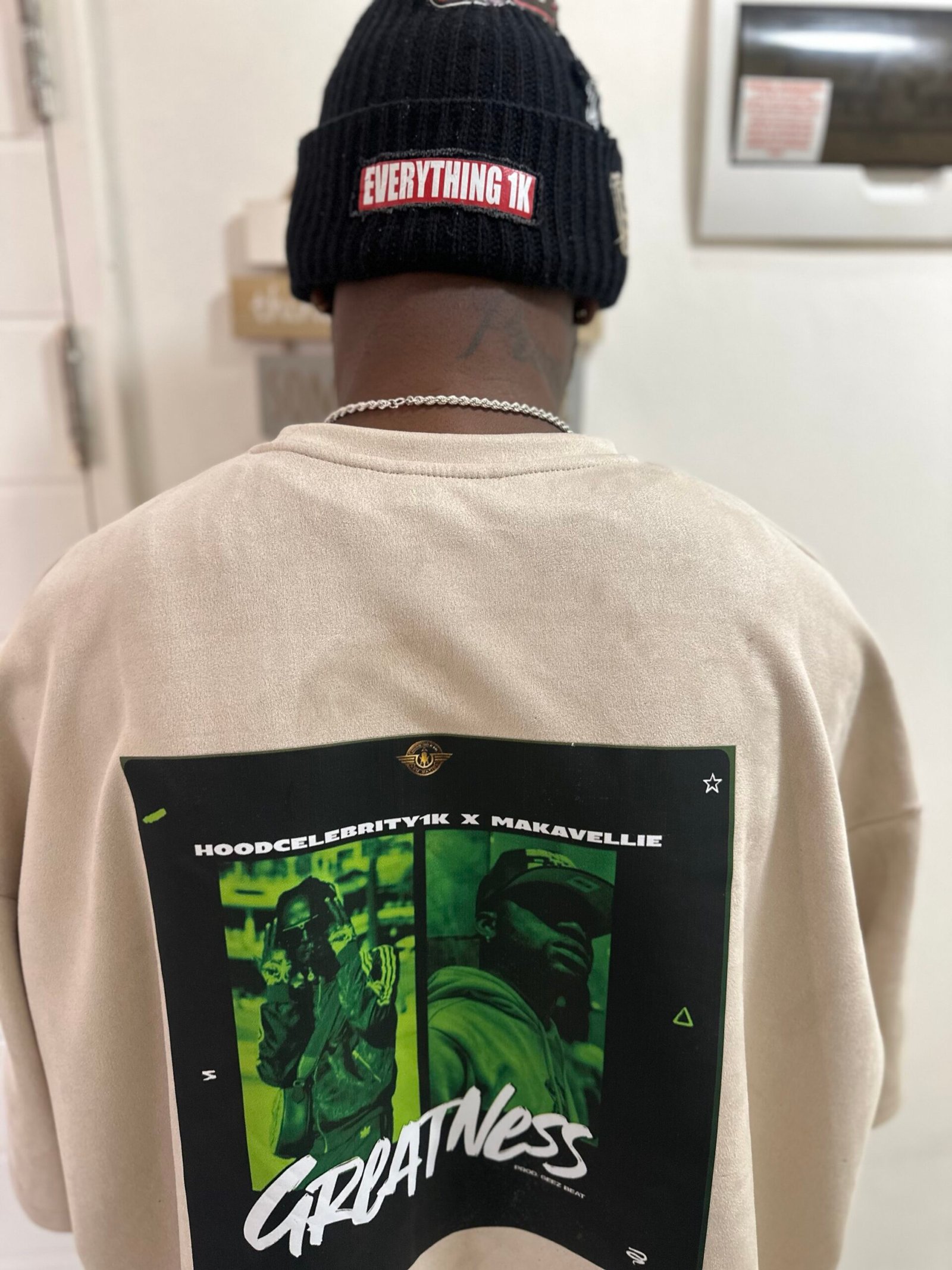 1KBennie & 1Tshirt - Image 3
